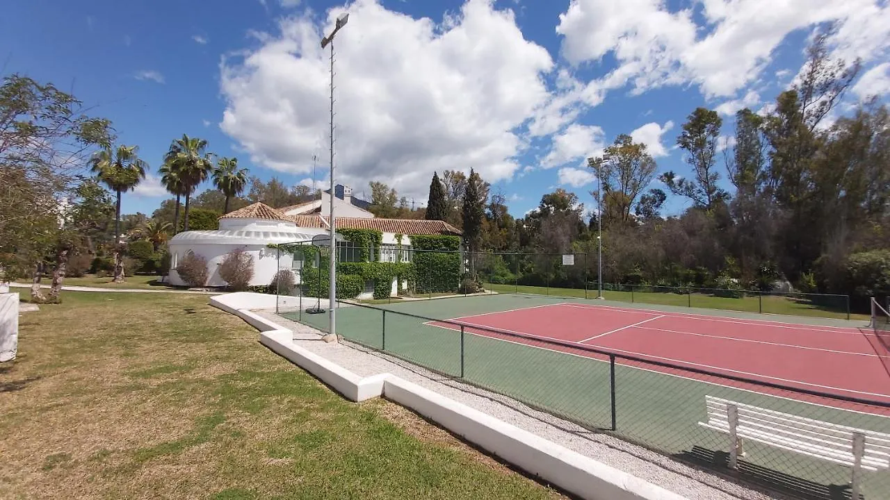 Del Parque Flats Le Village Marbella Golf